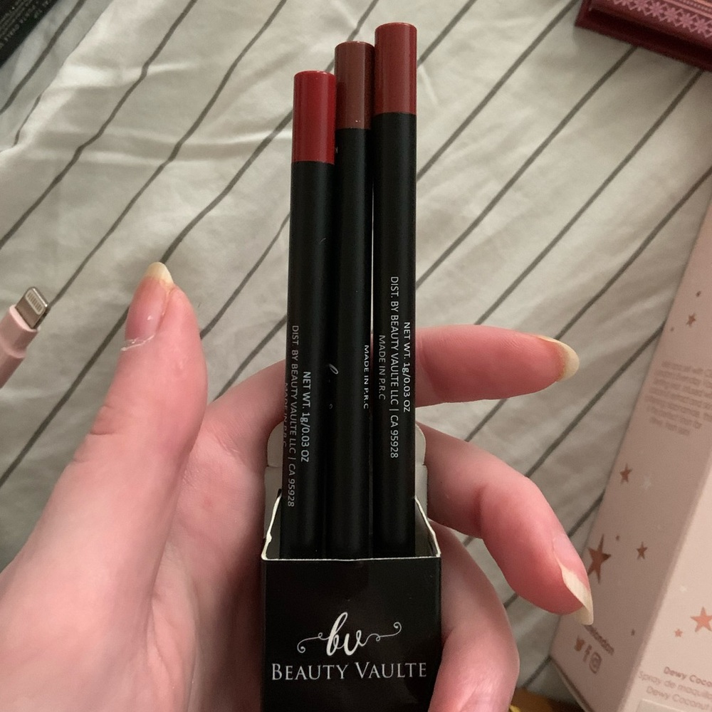 beauty vaulte circadian lip liner trio